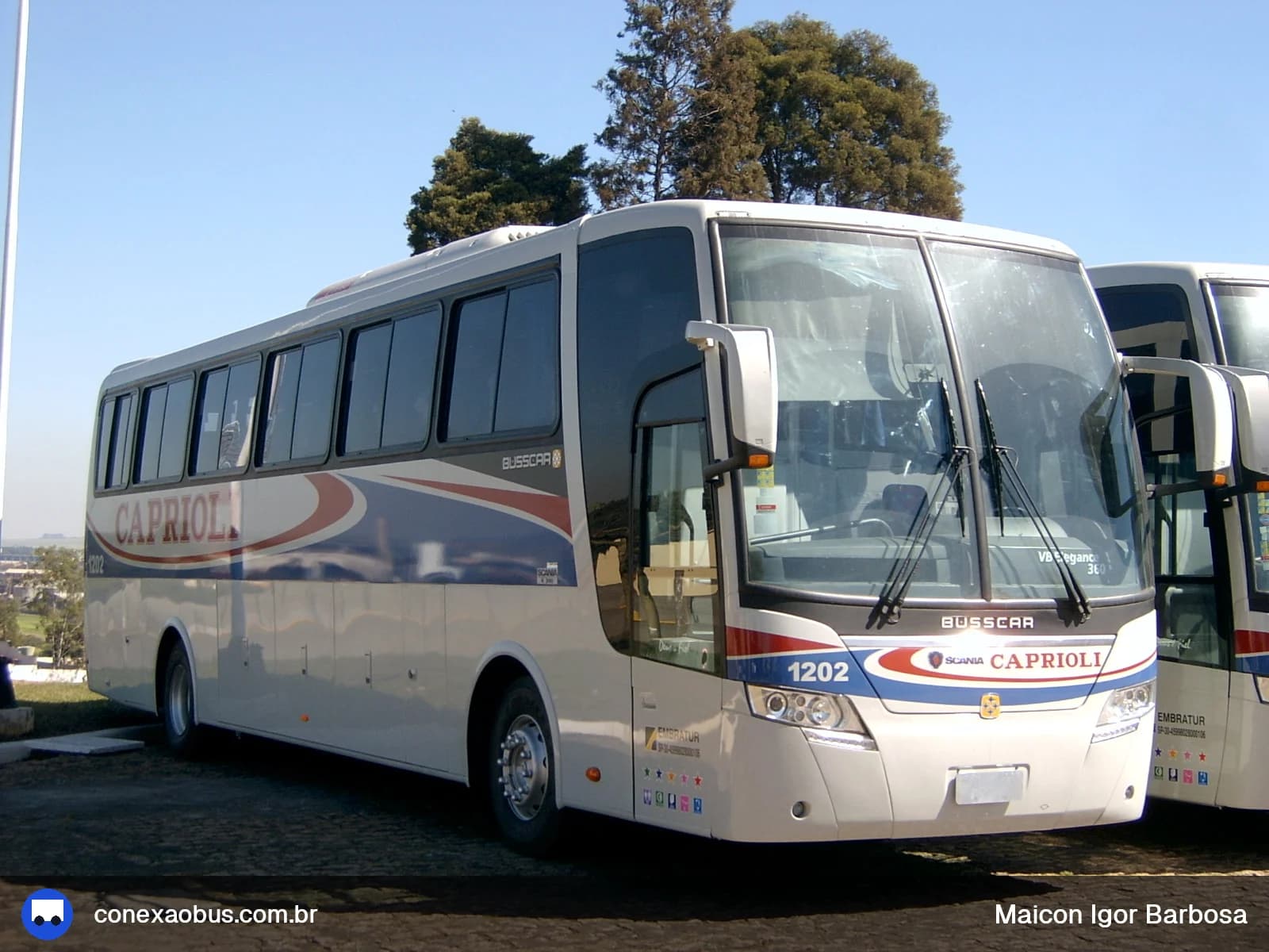 Ônibus Busscar Elegance 360, da Viação Caprioli, prefixo 1202, em Sumaré-SP