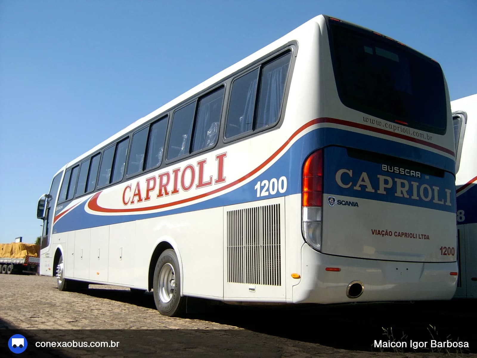 Ônibus Busscar Elegance 360, da Viação Caprioli, prefixo 1200, em Sumaré-SP