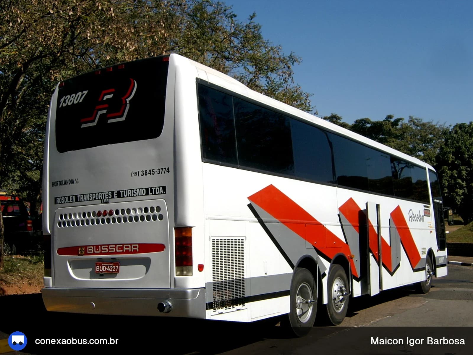 Ônibus Busscar Jum Buss 380, da Rosolen Turismo, prefixo 13807
