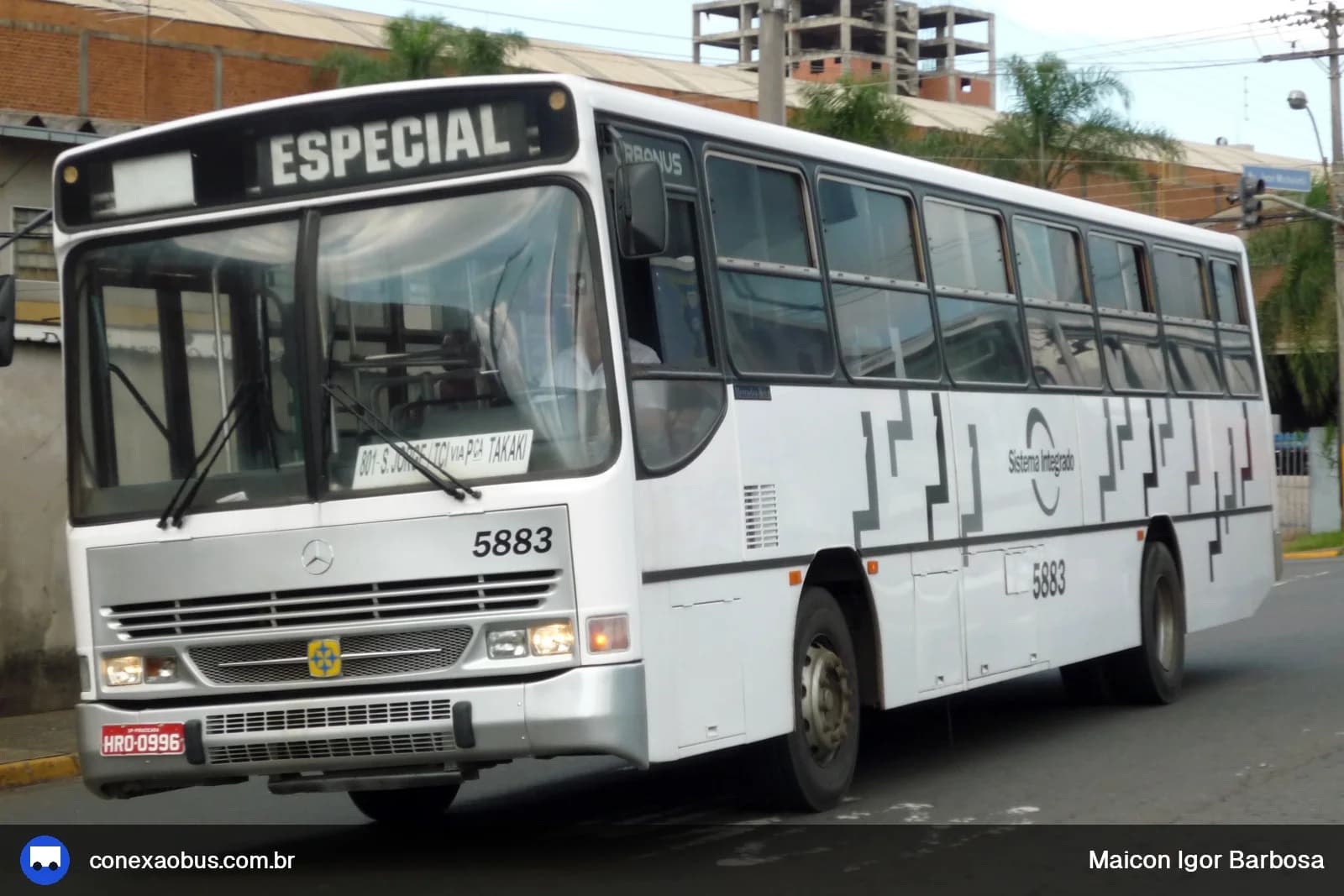 Ônibus Busscar Urbanus 1994, da Viação Piracema de Transportes Ltda, prefixo 5883, em Piracicaba-SP