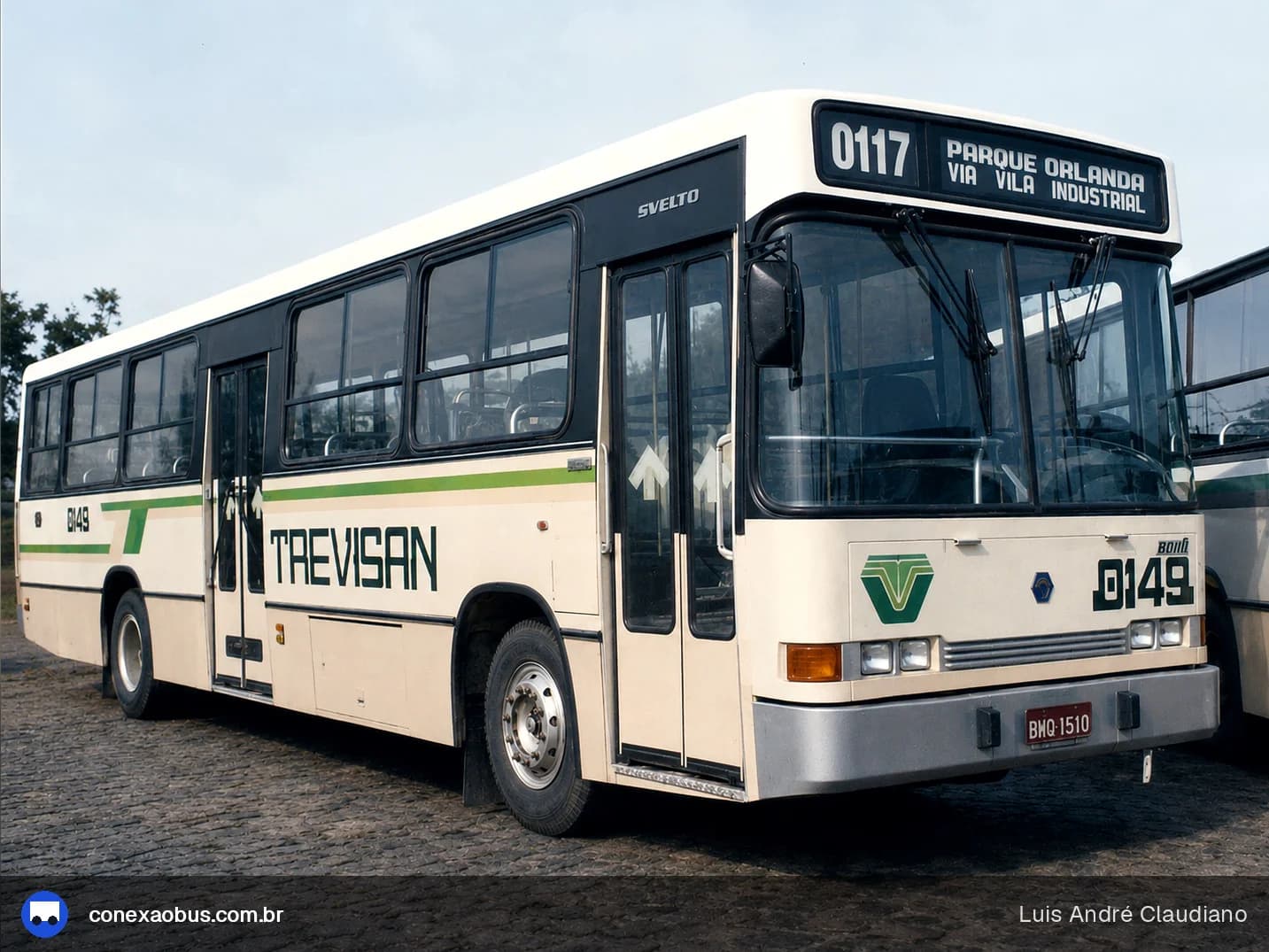 Ônibus Comil Svelto 1989, da Viação Trevisan e Logística, prefixo 0149, em Piracicaba-SP