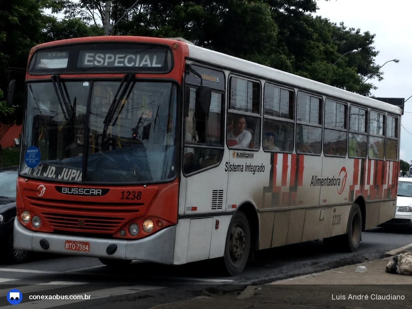 Ônibus Busscar Urbanuss, da VIPA - Viação Panorâmica, prefixo 1238, em Piracicaba-SP