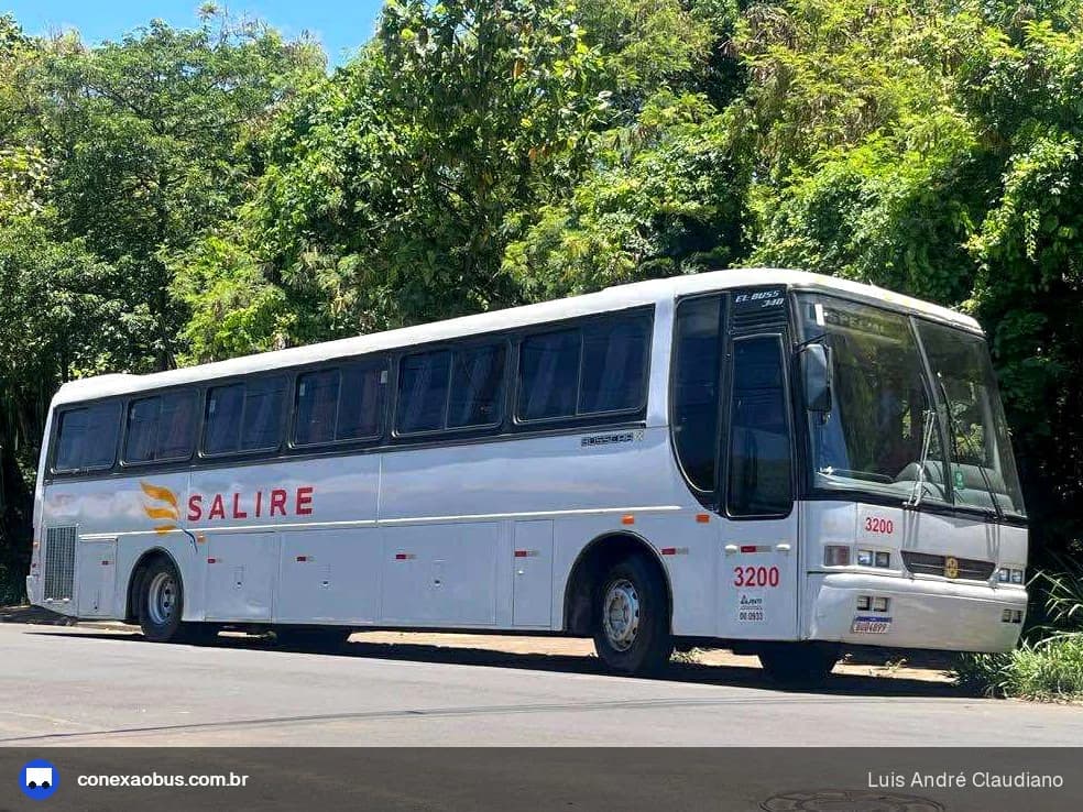Ônibus Busscar El Buss 340, da Viação Salire, prefixo 3200, em Piracicaba-SP