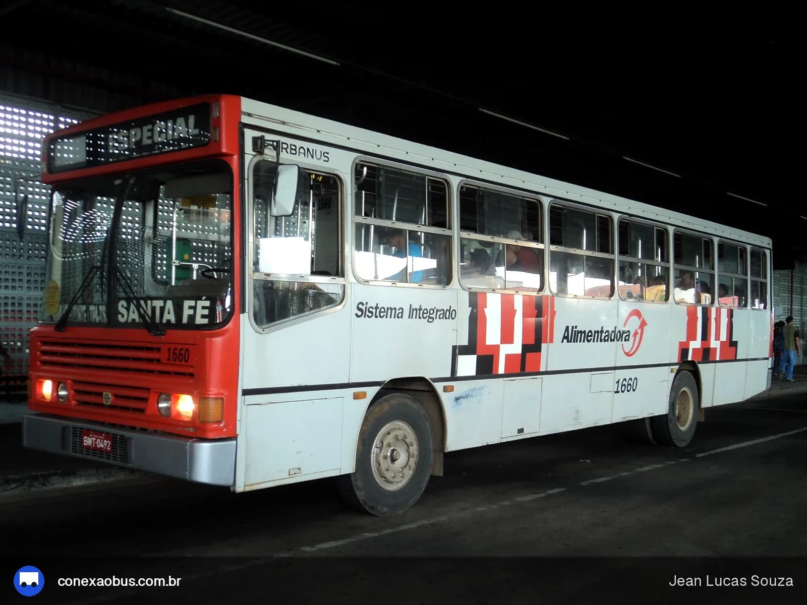 Ônibus Busscar Urbanus 1990, da EAOP - Empresa de Auto Ônibus Paulicéia, prefixo 1660, em Piracicaba-SP
