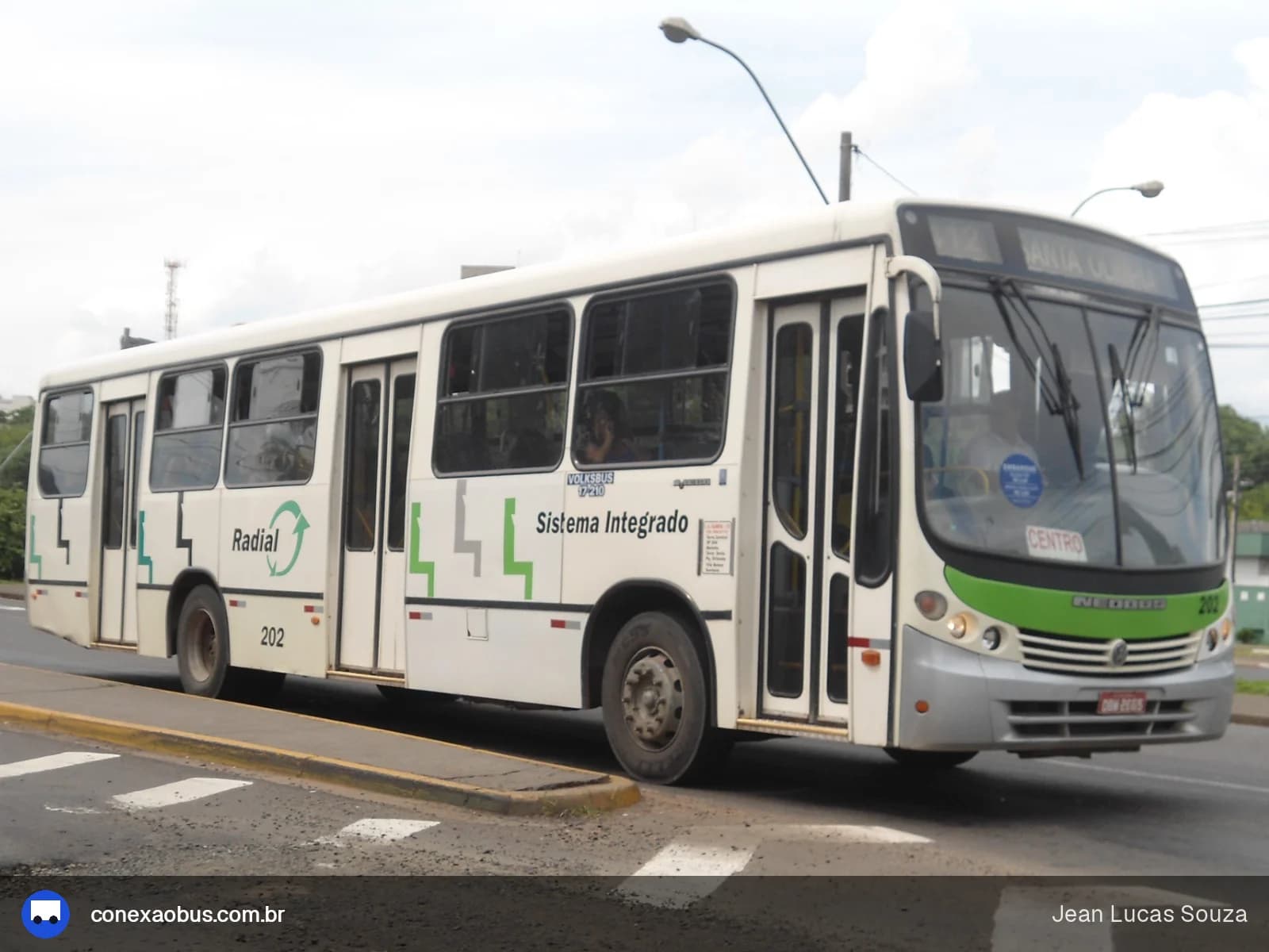 Ônibus Neobus Mega 2004, da Viação Stênico Ltda, prefixo 202, em Piracicaba-SP