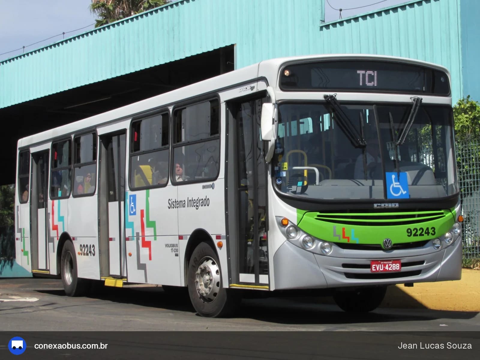 Ônibus CAIO Apache Vip II, da Viação Piracema de Transportes Ltda, prefixo 92243, em Piracicaba-SP