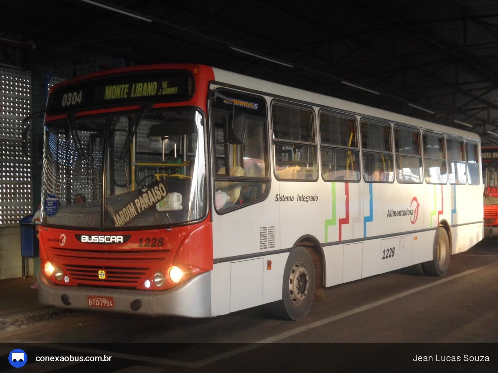 Ônibus Busscar Urbanuss, da VIPA - Viação Panorâmica, prefixo 1228, em Piracicaba-SP