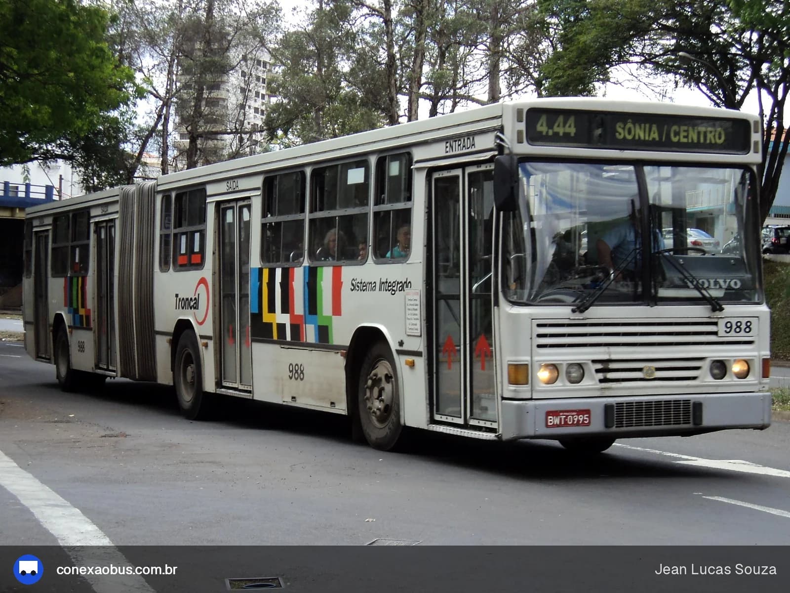 Ônibus Busscar Urbanus 1990, da VIPA - Viação Panorâmica, prefixo 988, em Piracicaba-SP