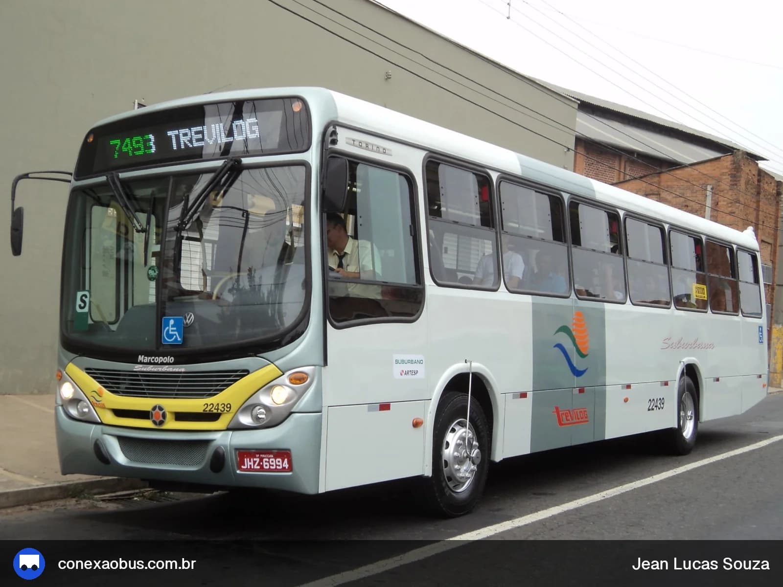 Ônibus Marcopolo Torino 2007, da Viação Trevisan e Logística, prefixo 22439, em Piracicaba-SP