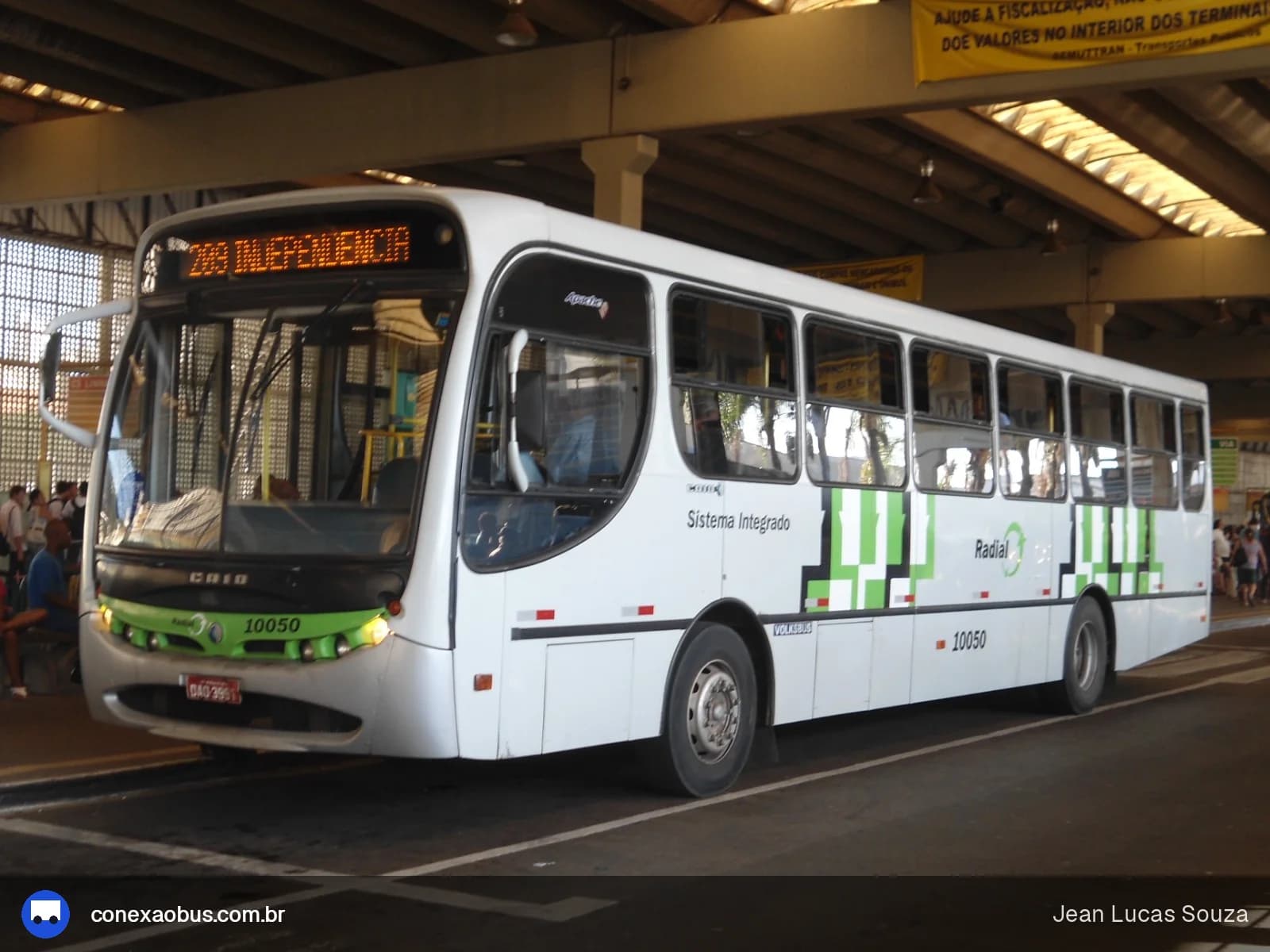 Ônibus CAIO Apache Vip, da Auto Viação Beira Rio Ltda, prefixo 10050, em Piracicaba-SP