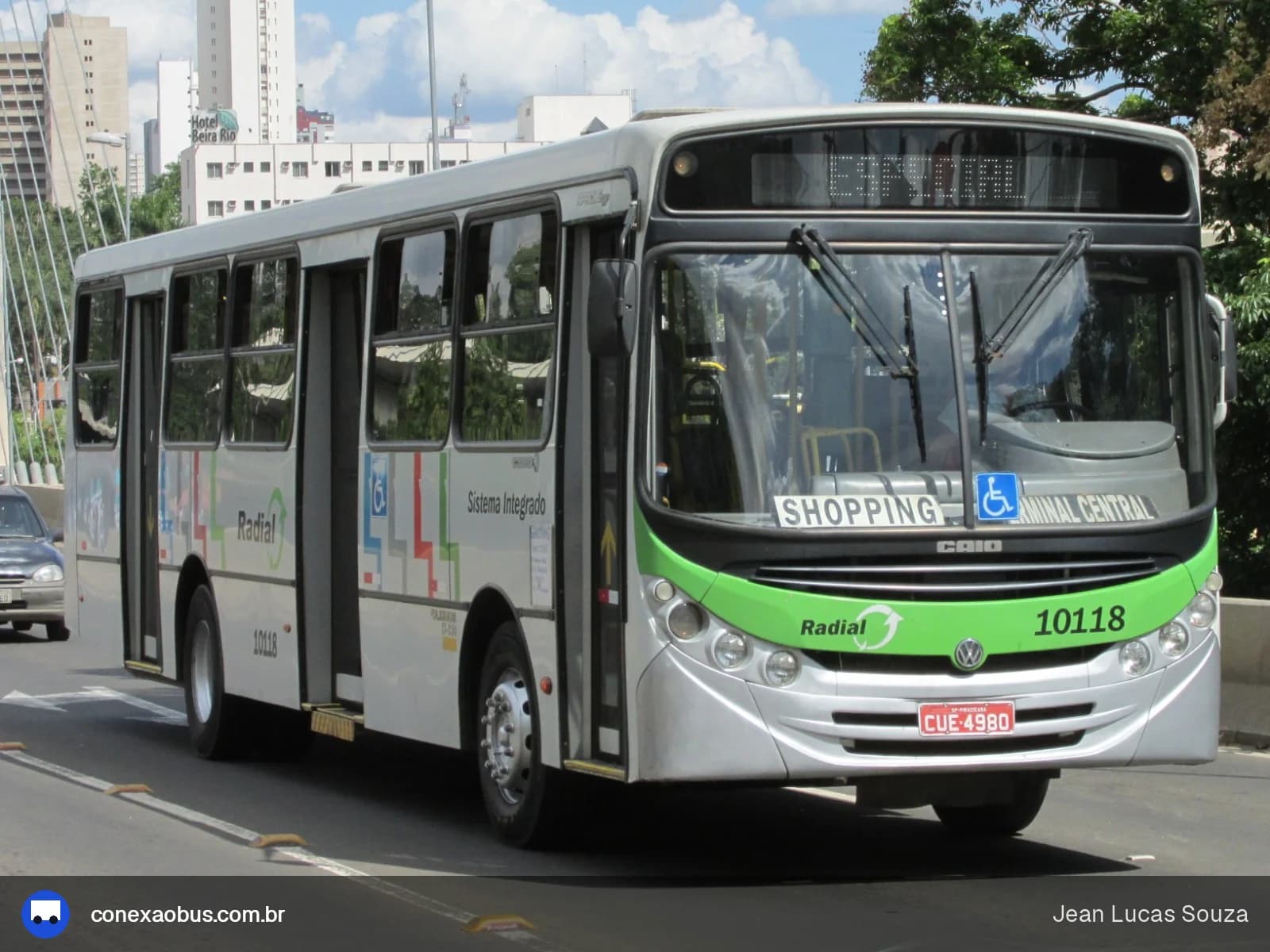 Ônibus CAIO Apache Vip II, da Sigma Transportes Coletivos, prefixo 10118, em Piracicaba-SP