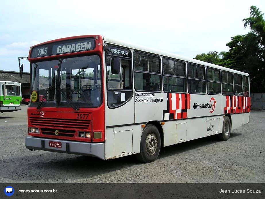 Ônibus Busscar Urbanus 1994, da VINCO - Viação Noivacolinense, prefixo 1077, em Piracicaba-SP