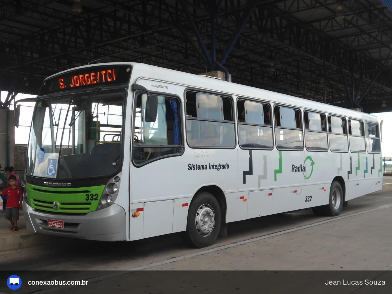 Ônibus Neobus Mega 2006, da Viação Stênico Ltda, prefixo 332, em Piracicaba-SP
