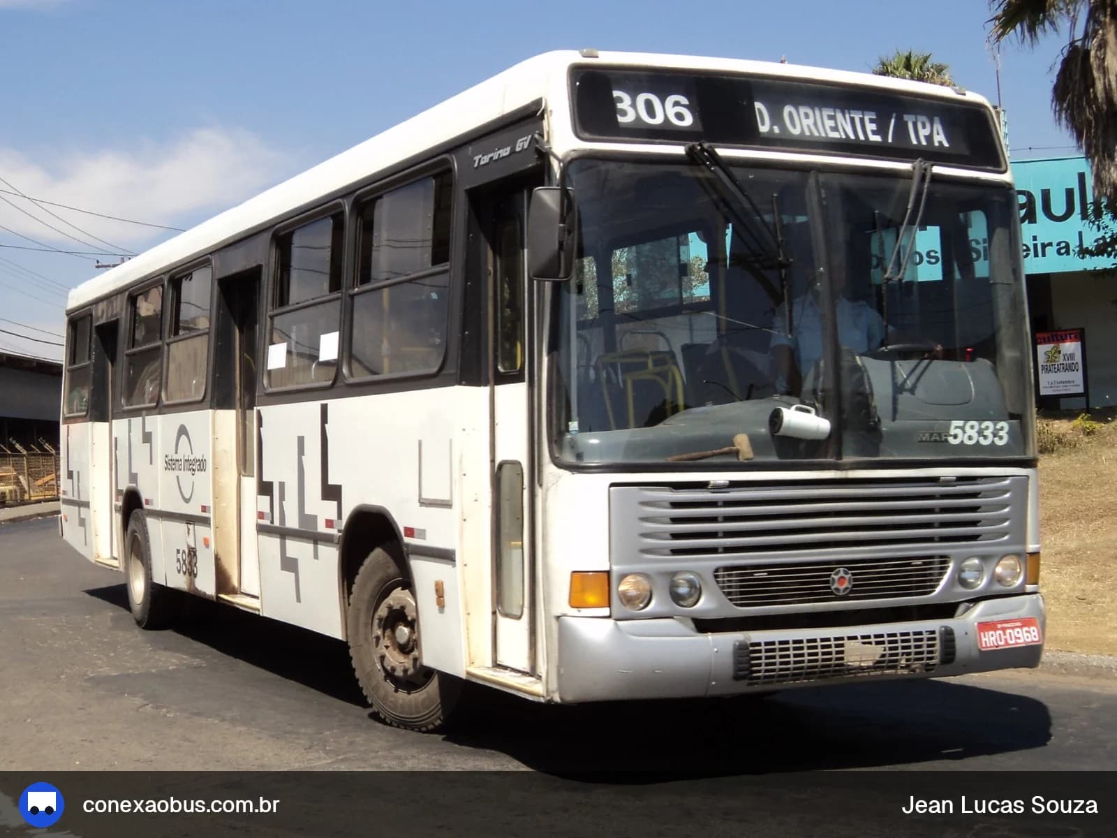 Ônibus Marcopolo Torino GV, da Viação Piracema de Transportes Ltda, prefixo 5833, em Piracicaba-SP