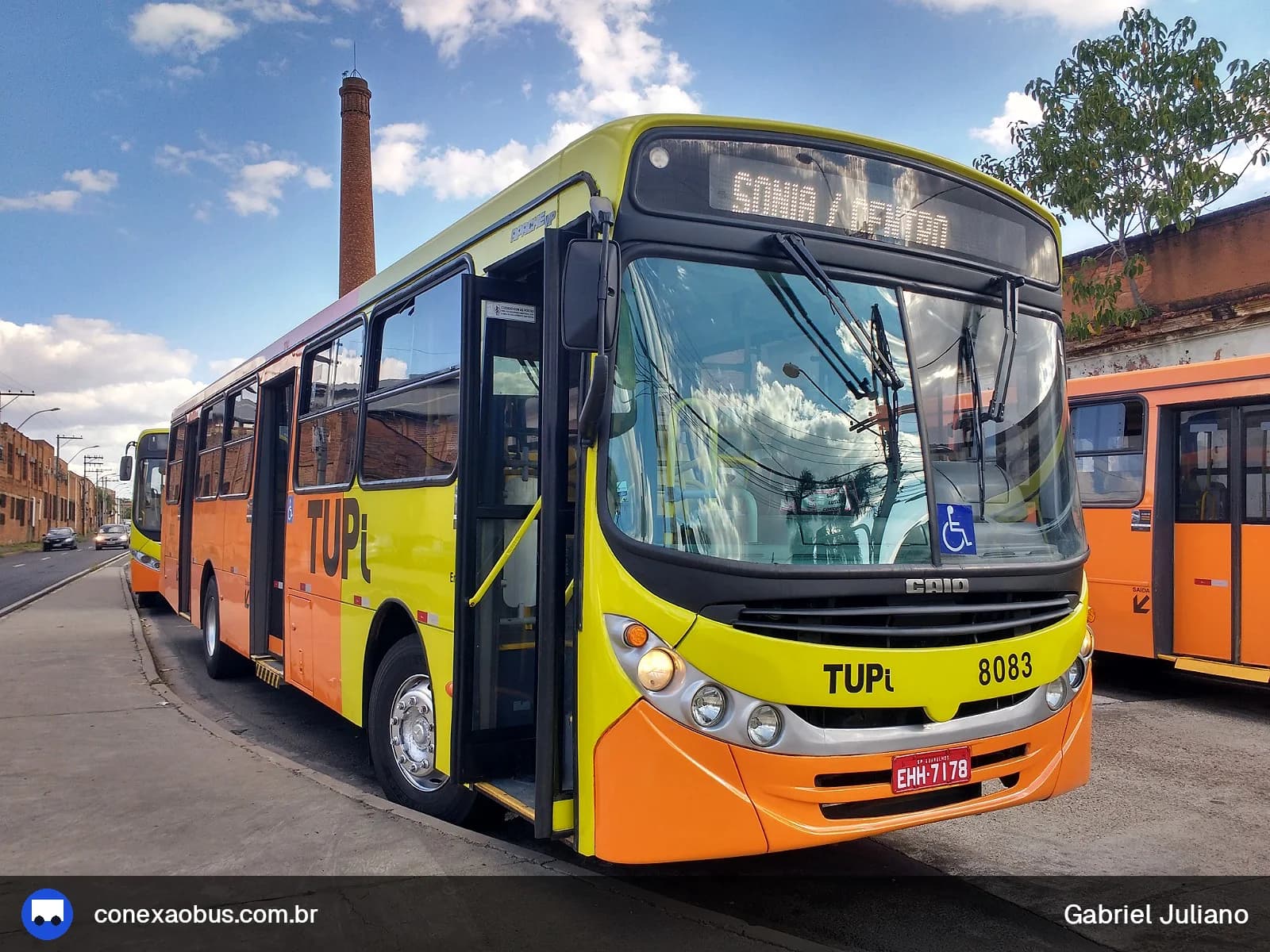 Ônibus CAIO Apache Vip II, da TUPi | Transporte Urbano Piracicaba, prefixo 8083, em Piracicaba-SP