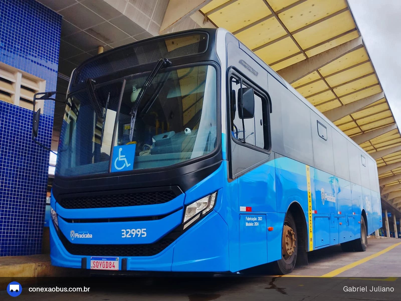 Ônibus CAIO Apache Vip V, da Rápido Sumaré | Pira Mobilidade, prefixo 32995, em Piracicaba-SP