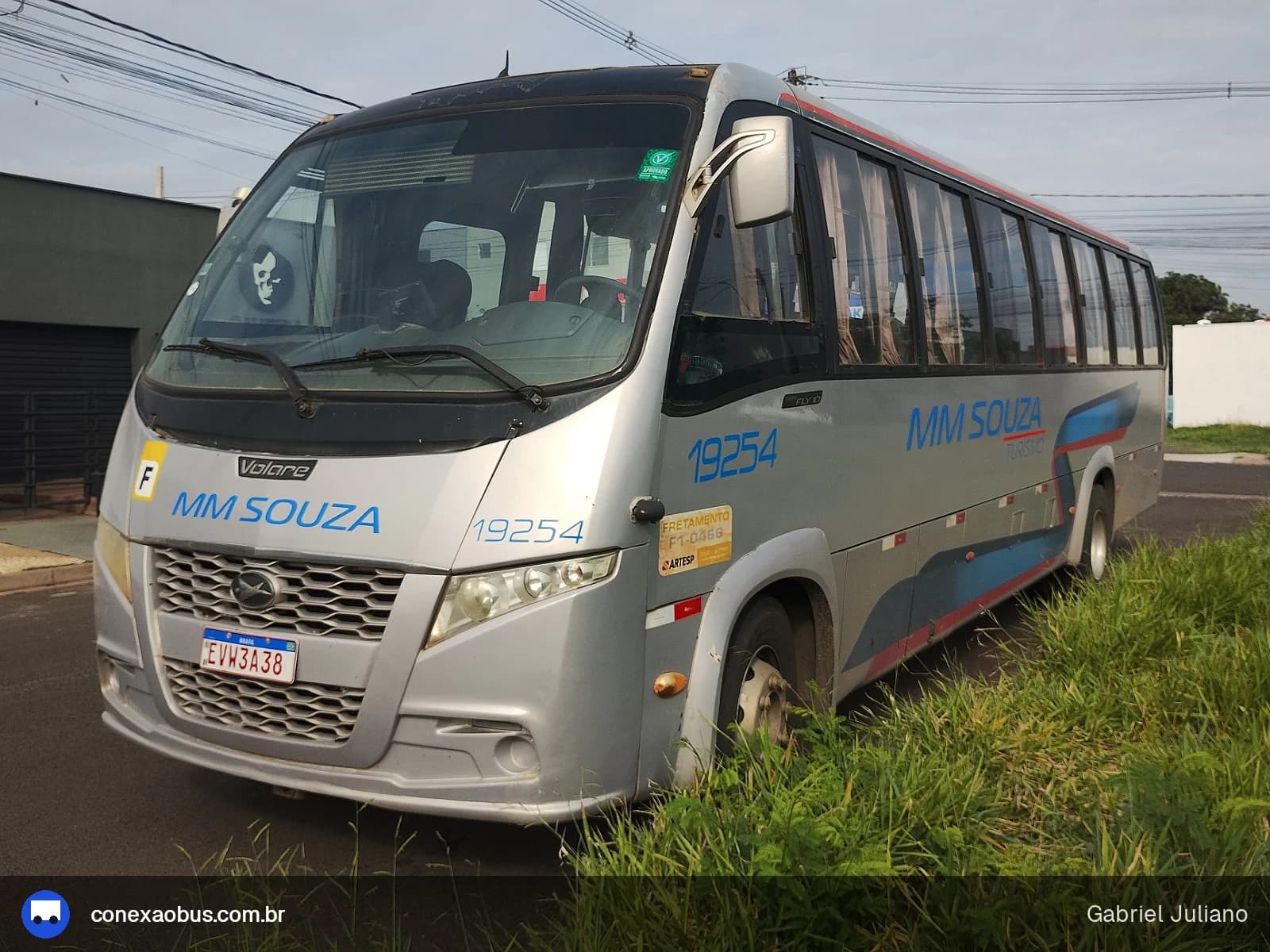 Ônibus Volare VOLARE W-L, da Auto Viação MM SOUZA Turismo, prefixo 19254, em Piracicaba-SP