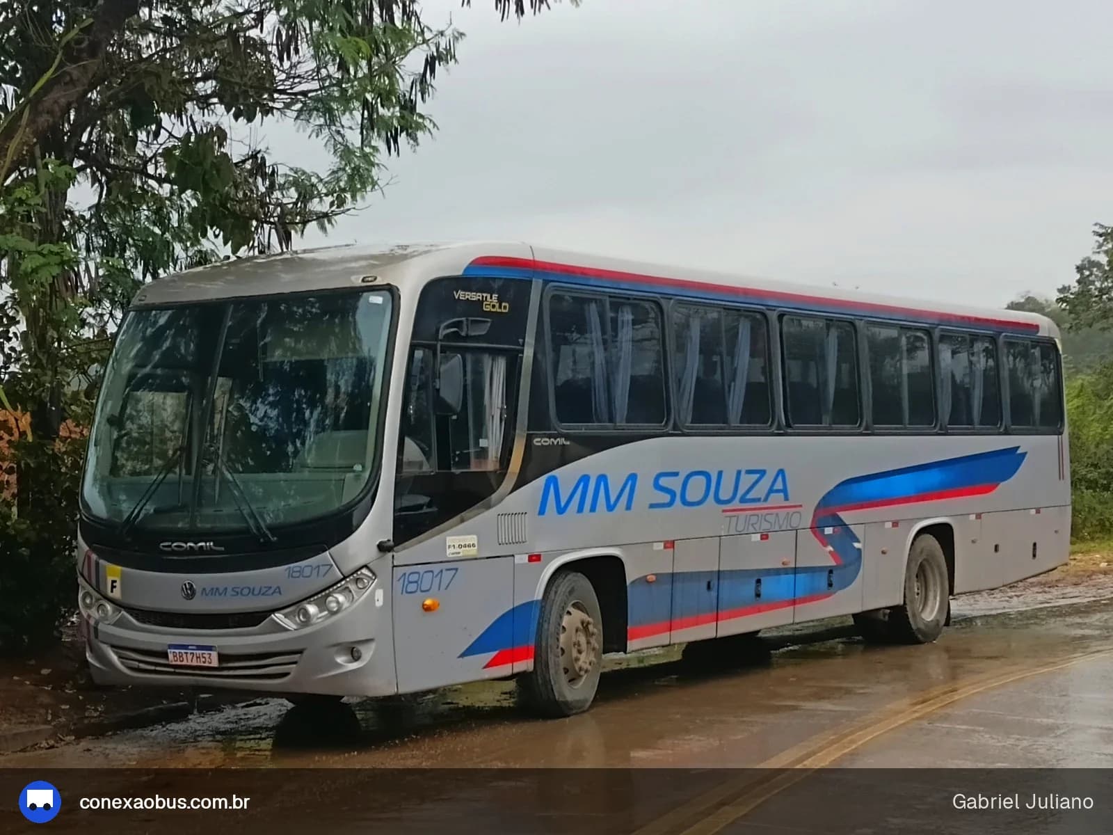 Ônibus Comil Versátile Gold, da Auto Viação MM SOUZA Turismo, prefixo 18017, em Piracicaba-SP
