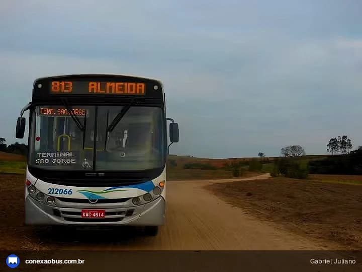Ônibus CAIO Apache Vip II, da Via Ágil | Transporte Coletivo de Piracicaba, prefixo 212066, em Piracicaba-SP