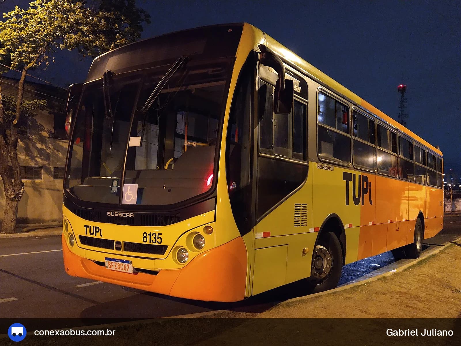 Ônibus Busscar Urbanuss Pluss 2009, da TUPi | Transporte Urbano Piracicaba, prefixo 8135, em Piracicaba-SP
