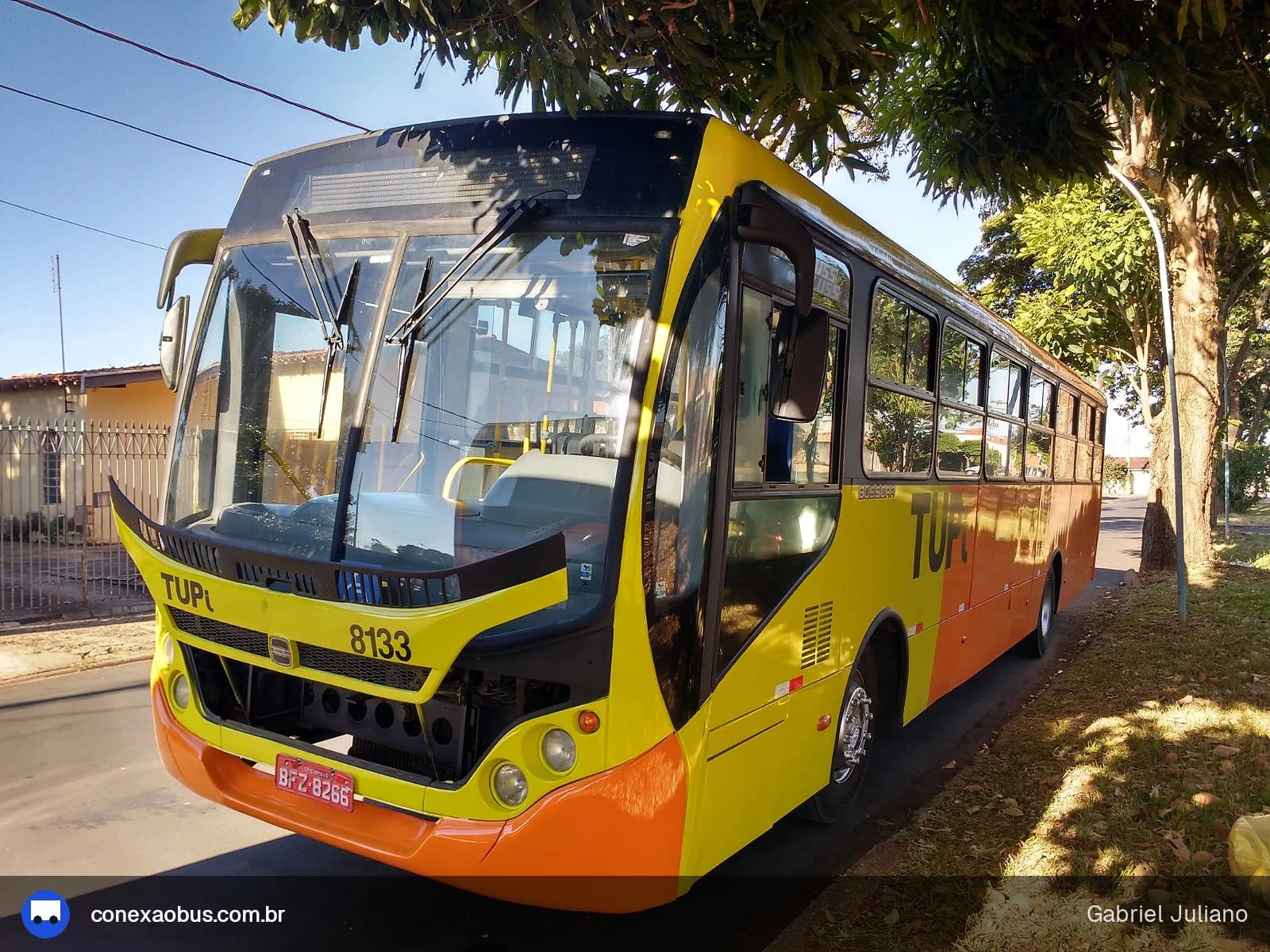 Ônibus Busscar Urbanuss Pluss 2009, da TUPi | Transporte Urbano Piracicaba, prefixo 8133, em Piracicaba-SP