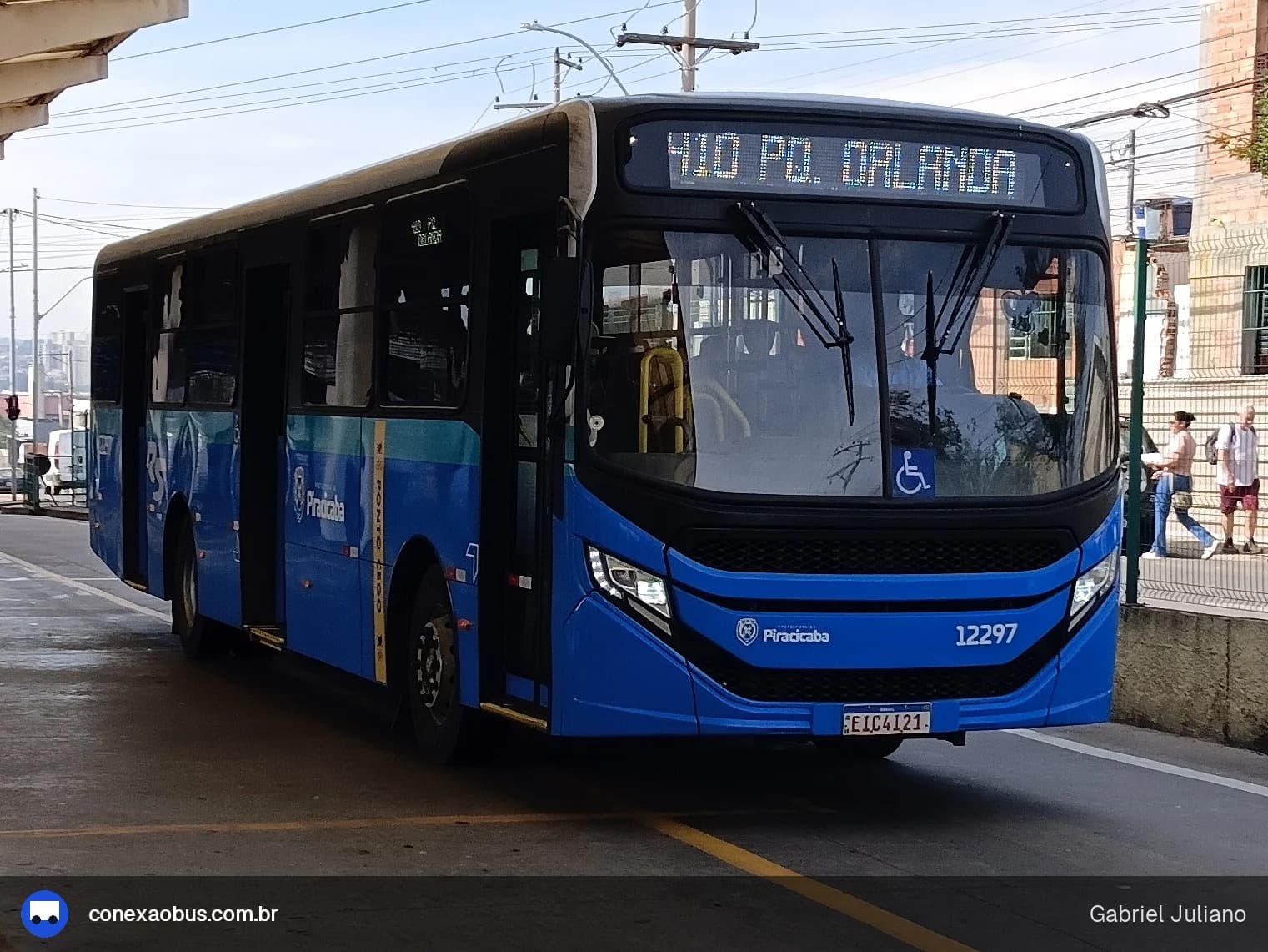 Ônibus CAIO Apache Vip V, da Rápido Sumaré | Pira Mobilidade, prefixo 12297, em Piracicaba-SP