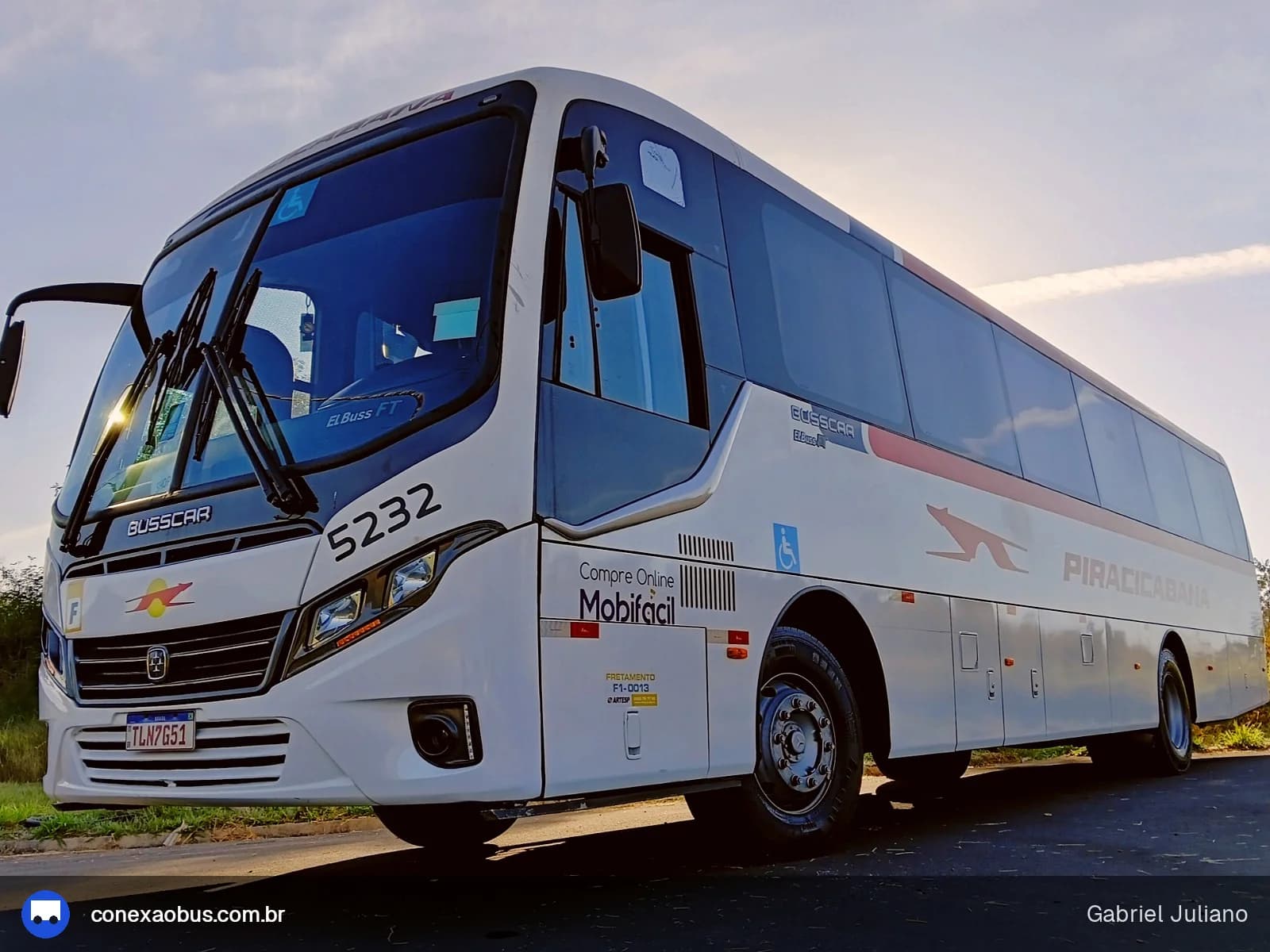 Ônibus Busscar El Buss FT 2021, da Viação Piracicabana, prefixo 5232, em Piracicaba-SP