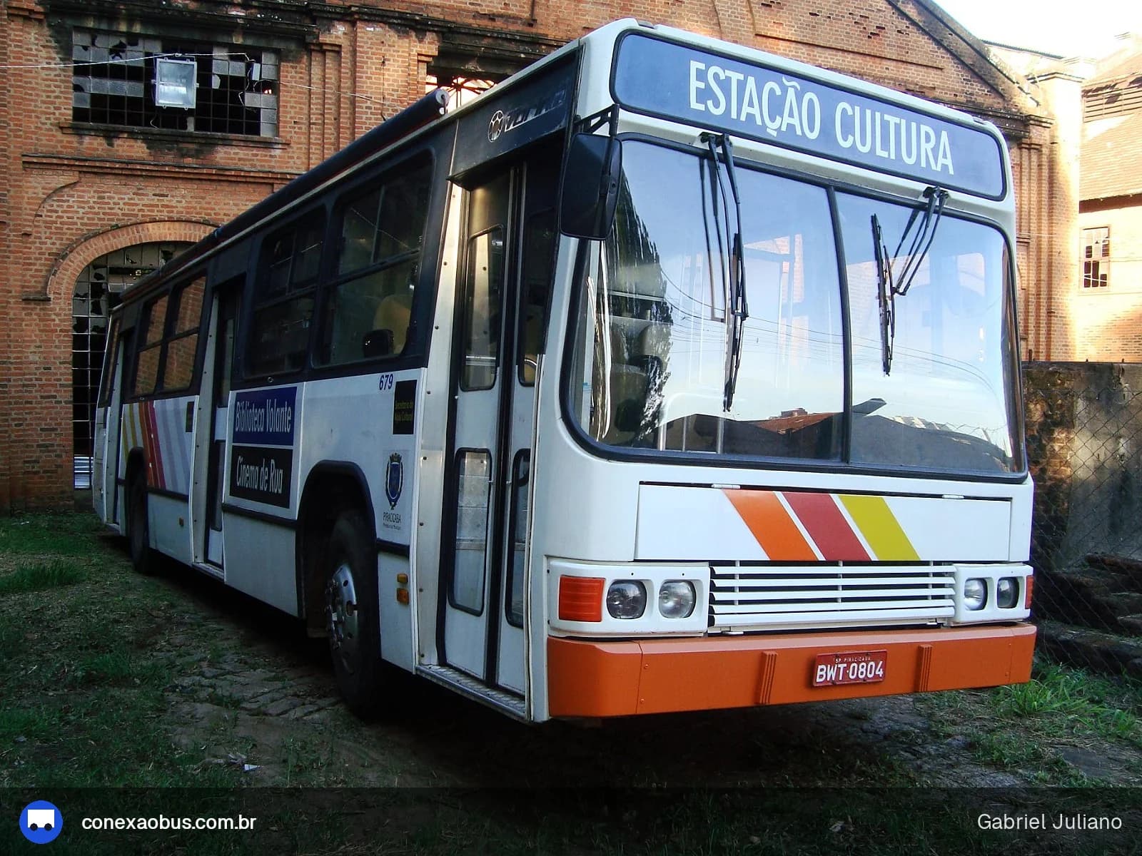 Ônibus Marcopolo Torino 1989, da Prefeitura Municipal de Piracicaba, prefixo 0804, em Piracicaba-SP