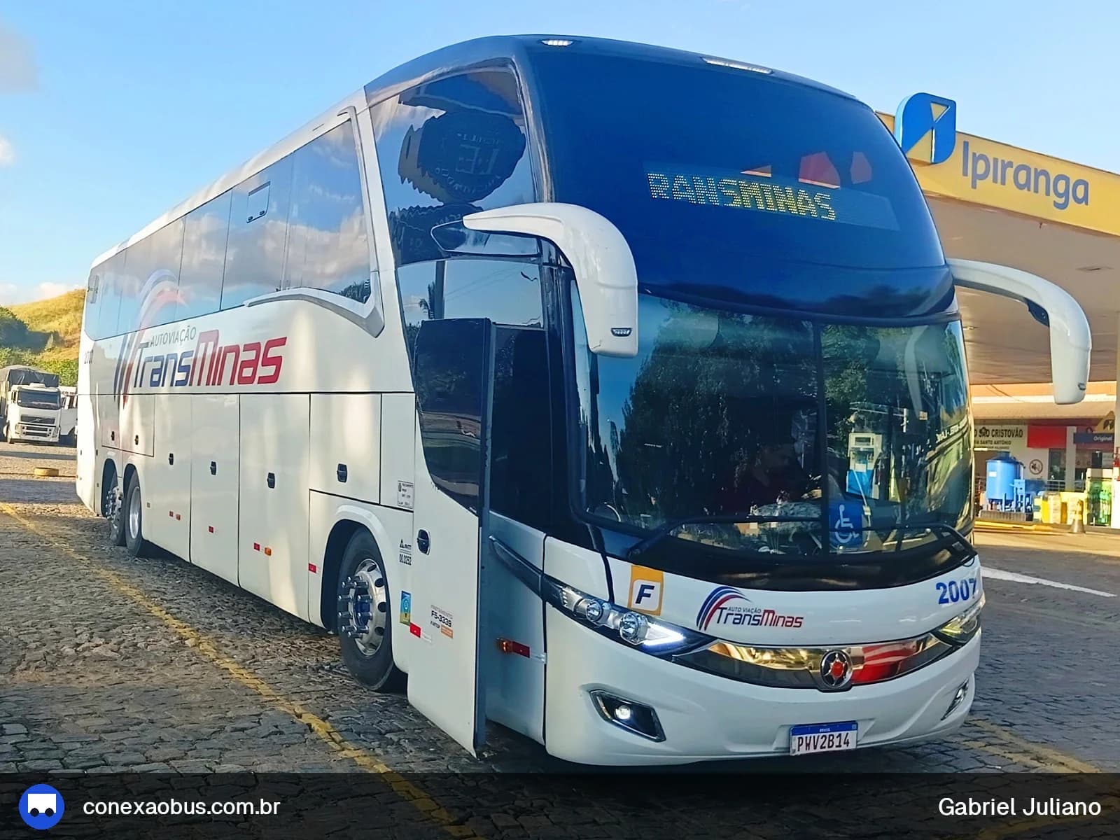 Ônibus Marcopolo Paradiso G7 1600 LD, da Auto Viação TransMinas, prefixo 2007, em Naque-MG