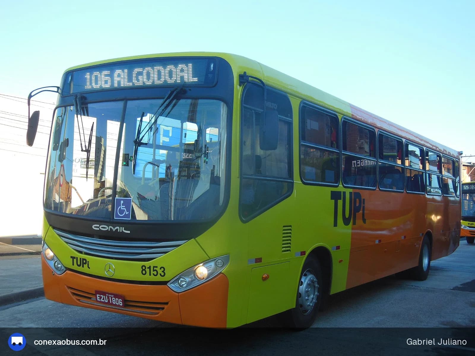 Ônibus Comil Svelto 2012, da TUPi | Transporte Urbano Piracicaba, prefixo 8153, em Piracicaba-SP