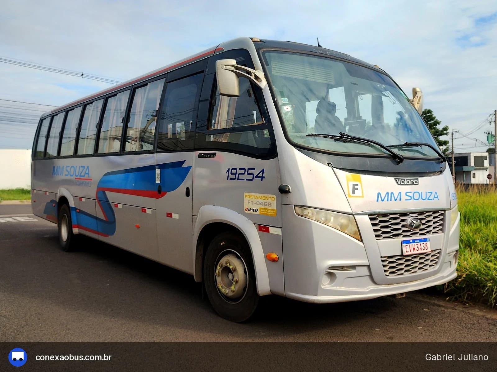 Ônibus Volare VOLARE W-L, da Auto Viação MM SOUZA Turismo, prefixo 19254, em Piracicaba-SP
