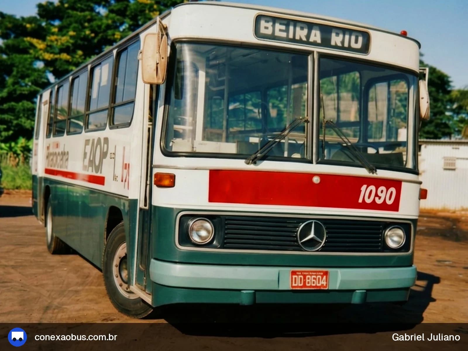Ônibus Mercedes-Benz O-364, da EAOP - Empresa de Auto Ônibus Paulicéia, prefixo 1090, em Piracicaba-SP