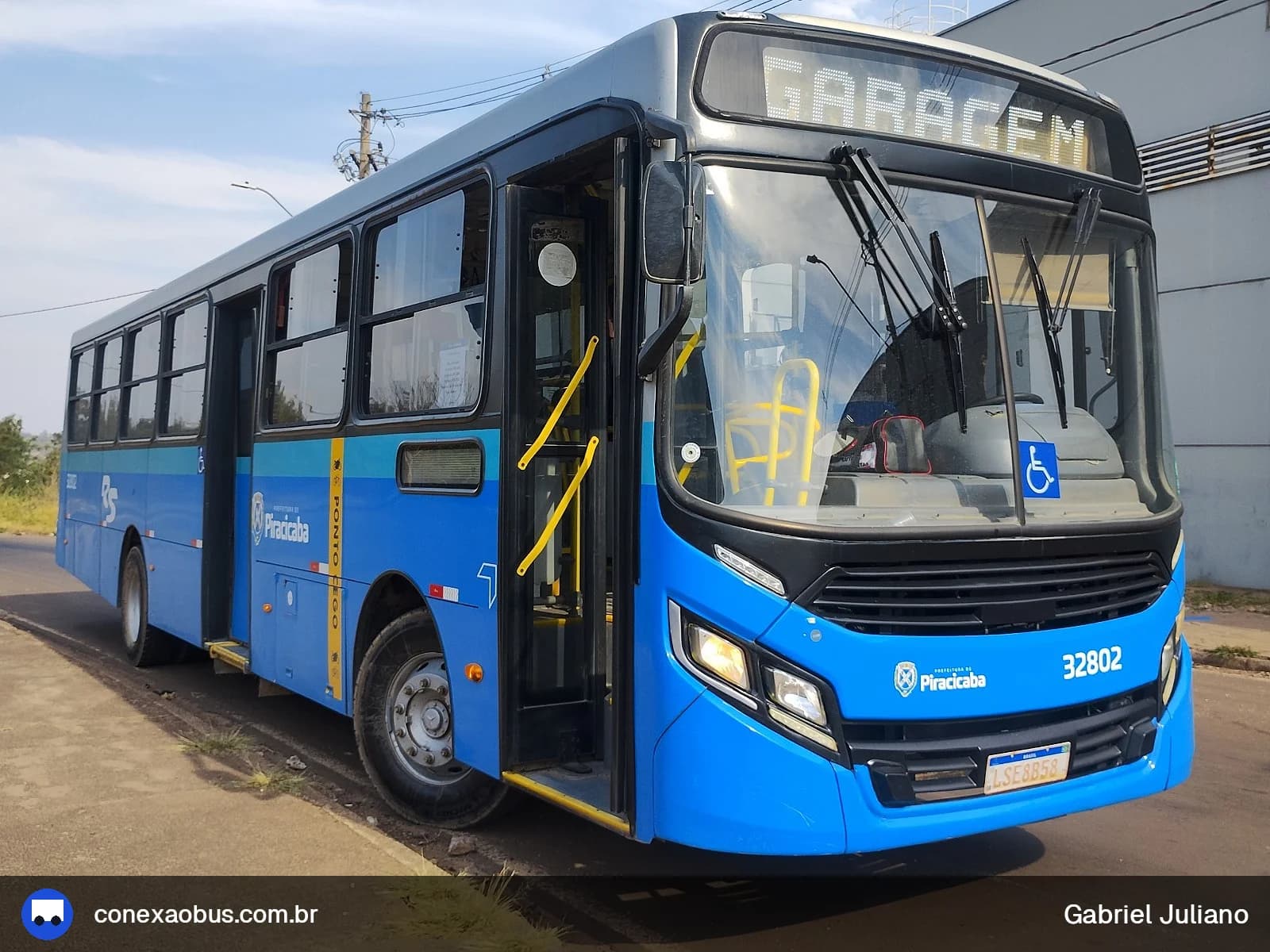 Ônibus CAIO Apache Vip IV, da Rápido Sumaré | Pira Mobilidade, prefixo 32802, em Piracicaba-SP