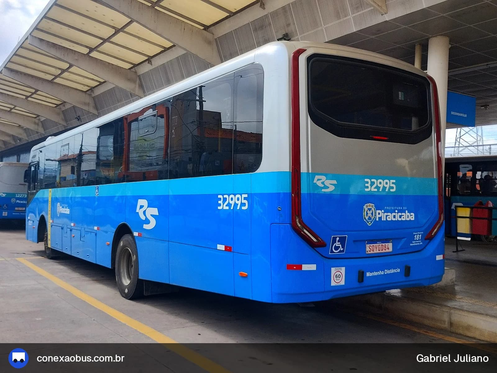 Ônibus CAIO Apache Vip V, da Rápido Sumaré | Pira Mobilidade, prefixo 32995, em Piracicaba-SP