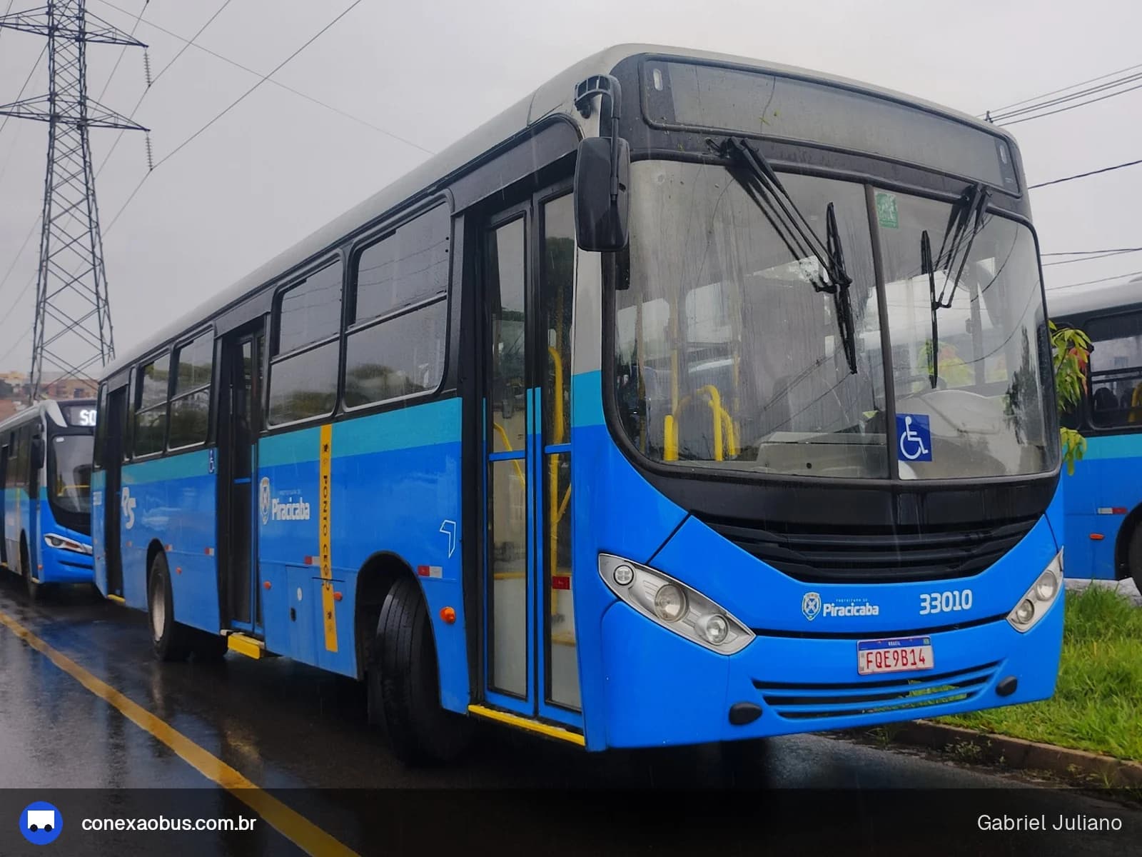 Ônibus Comil Svelto 2012, da Rápido Sumaré | Pira Mobilidade, prefixo 33010, em Piracicaba-SP