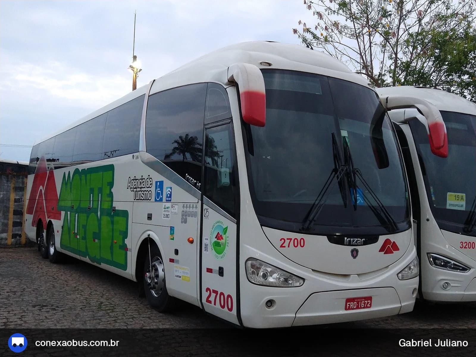 Ônibus Irizar I6 390, da Monte Alegre Turismo, prefixo 2700, em Piracicaba-SP