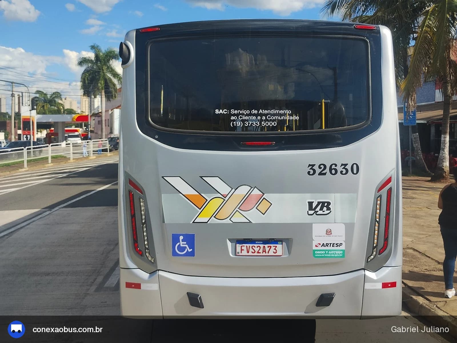 Ônibus CAIO Apache Vip IV, da VB Transportes e Turismo, prefixo 32630, em Piracicaba-SP