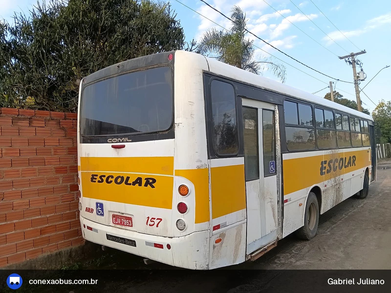 Ônibus Comil Svelto 2008, da DINATUR, prefixo 157, em Saltinho-SP