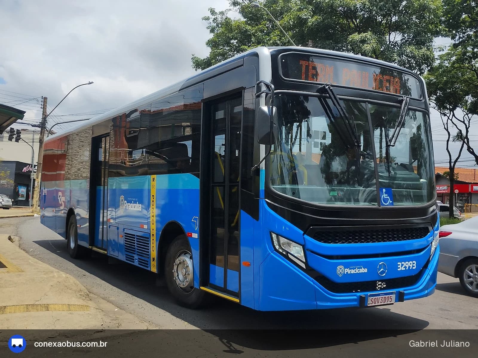 Ônibus CAIO Apache Vip V, da Rápido Sumaré | Pira Mobilidade, prefixo 32993, em Piracicaba-SP