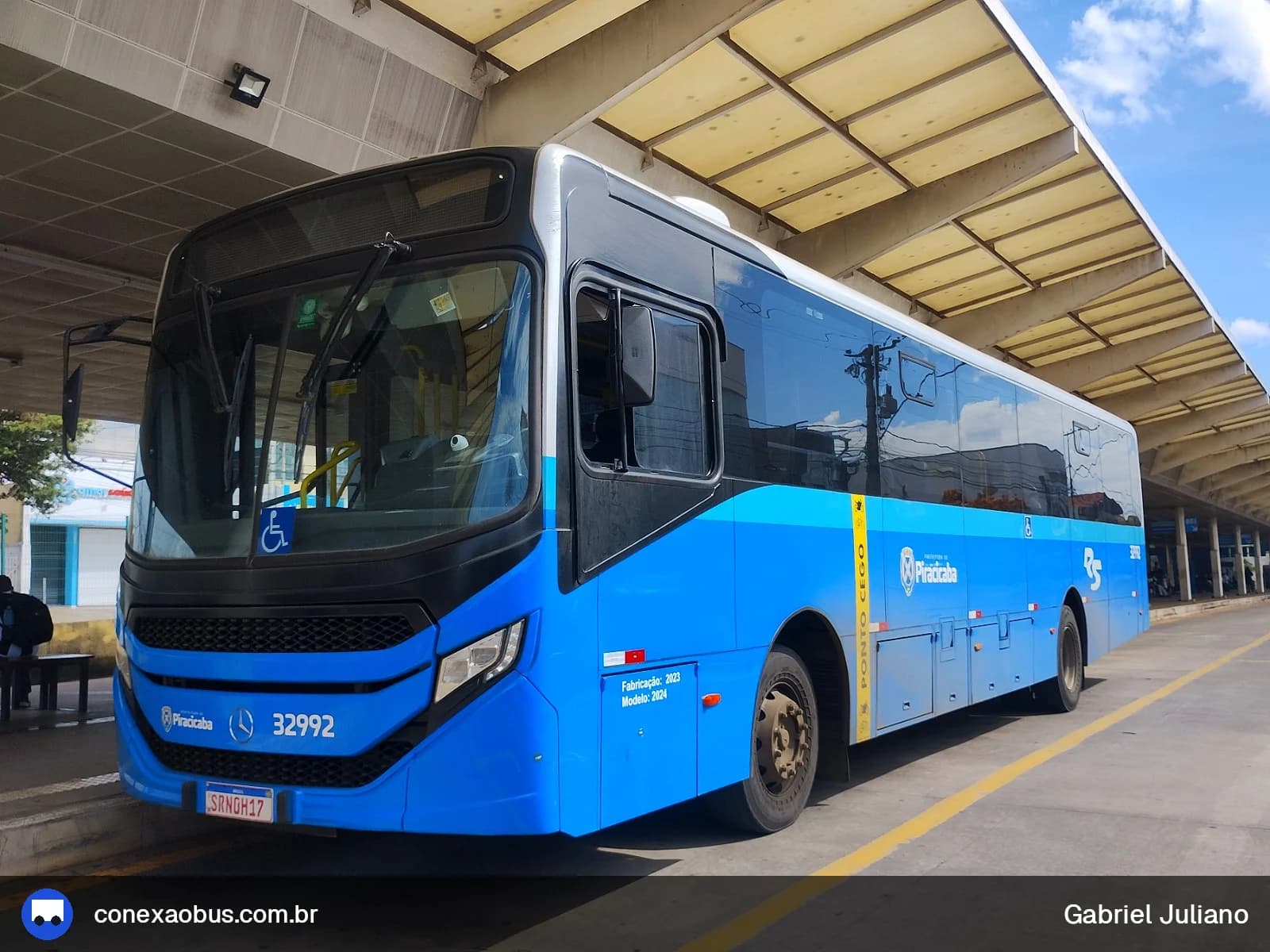 Ônibus CAIO Apache Vip V, da Rápido Sumaré | Pira Mobilidade, prefixo 32992, em Piracicaba-SP