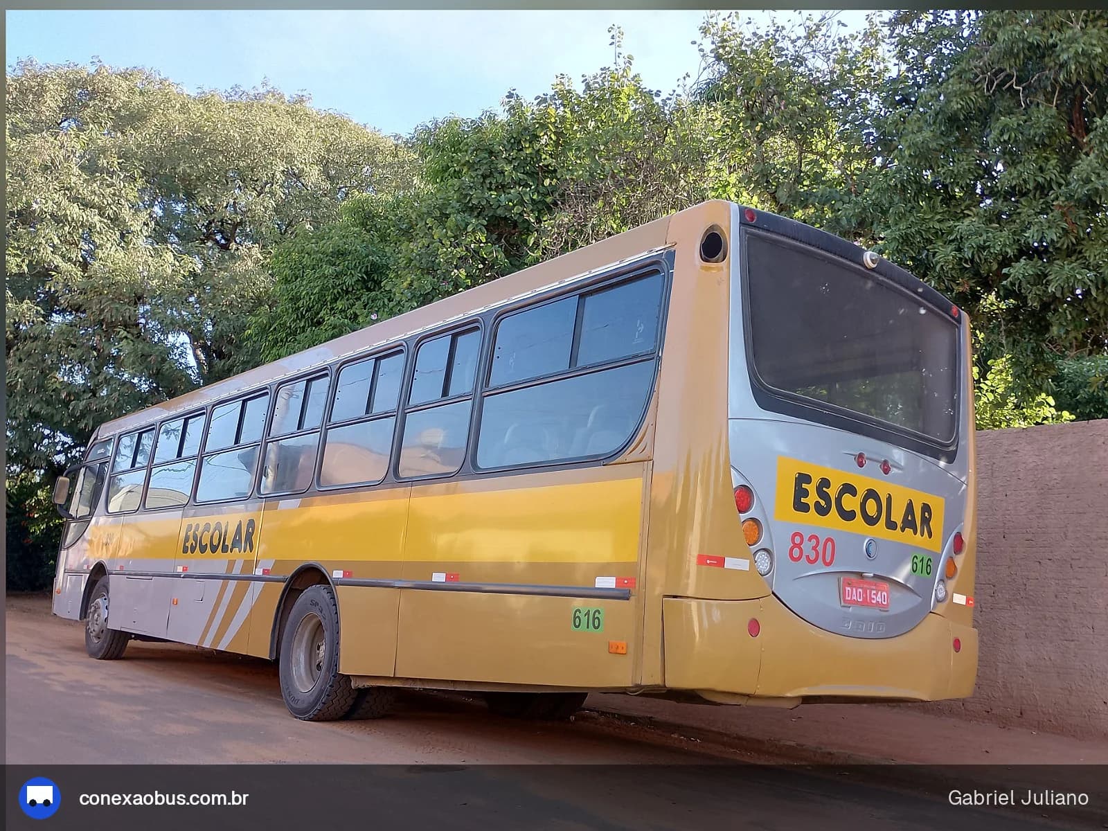Ônibus CAIO Apache Vip, da Viação Stênico Ltda, prefixo 830, em Piracicaba-SP