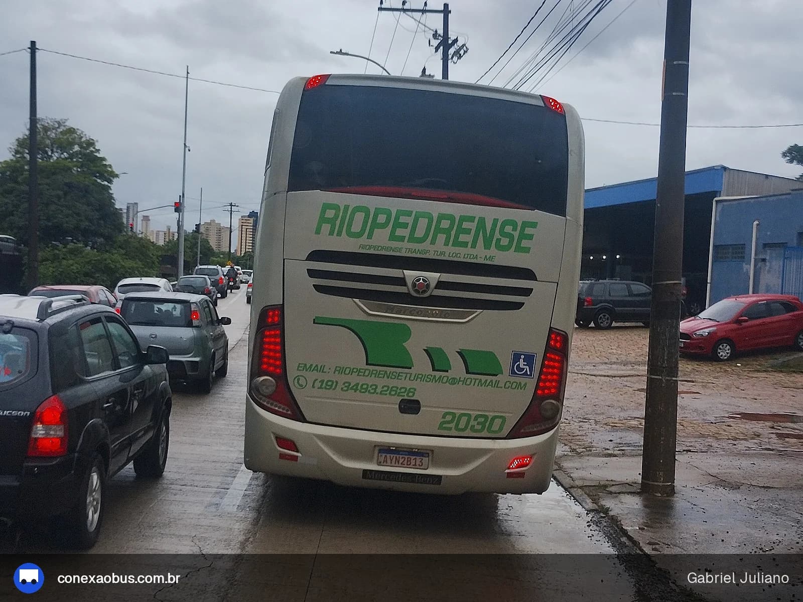 Ônibus Marcopolo Paradiso G7 1200, da Riopedrense Transporte Turístico, prefixo 2030, em Piracicaba-SP