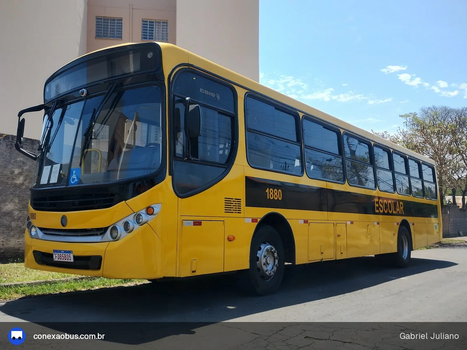 Ônibus CAIO Apache Vip III, da Viação Salire, prefixo 1880, em Piracicaba-SP