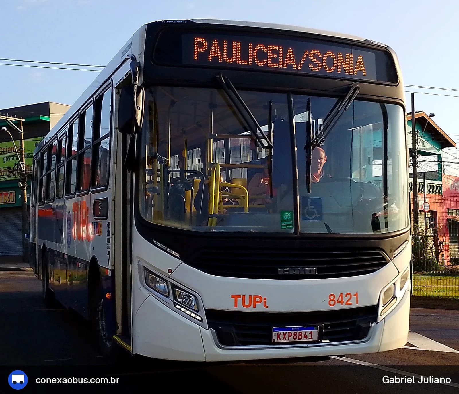 Ônibus CAIO Apache Vip IV, da TUPi | Transporte Urbano Piracicaba, prefixo 8421, em Piracicaba-SP