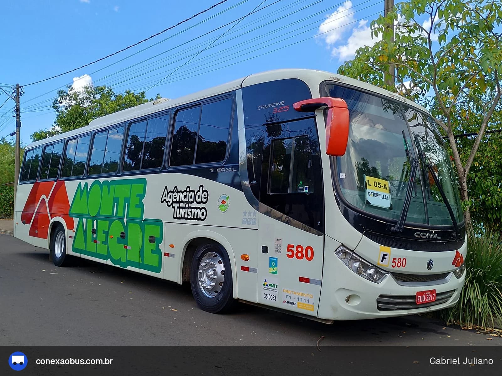 Ônibus Comil Campione 3.25 2014, da Monte Alegre Turismo, prefixo 580, em Piracicaba-SP