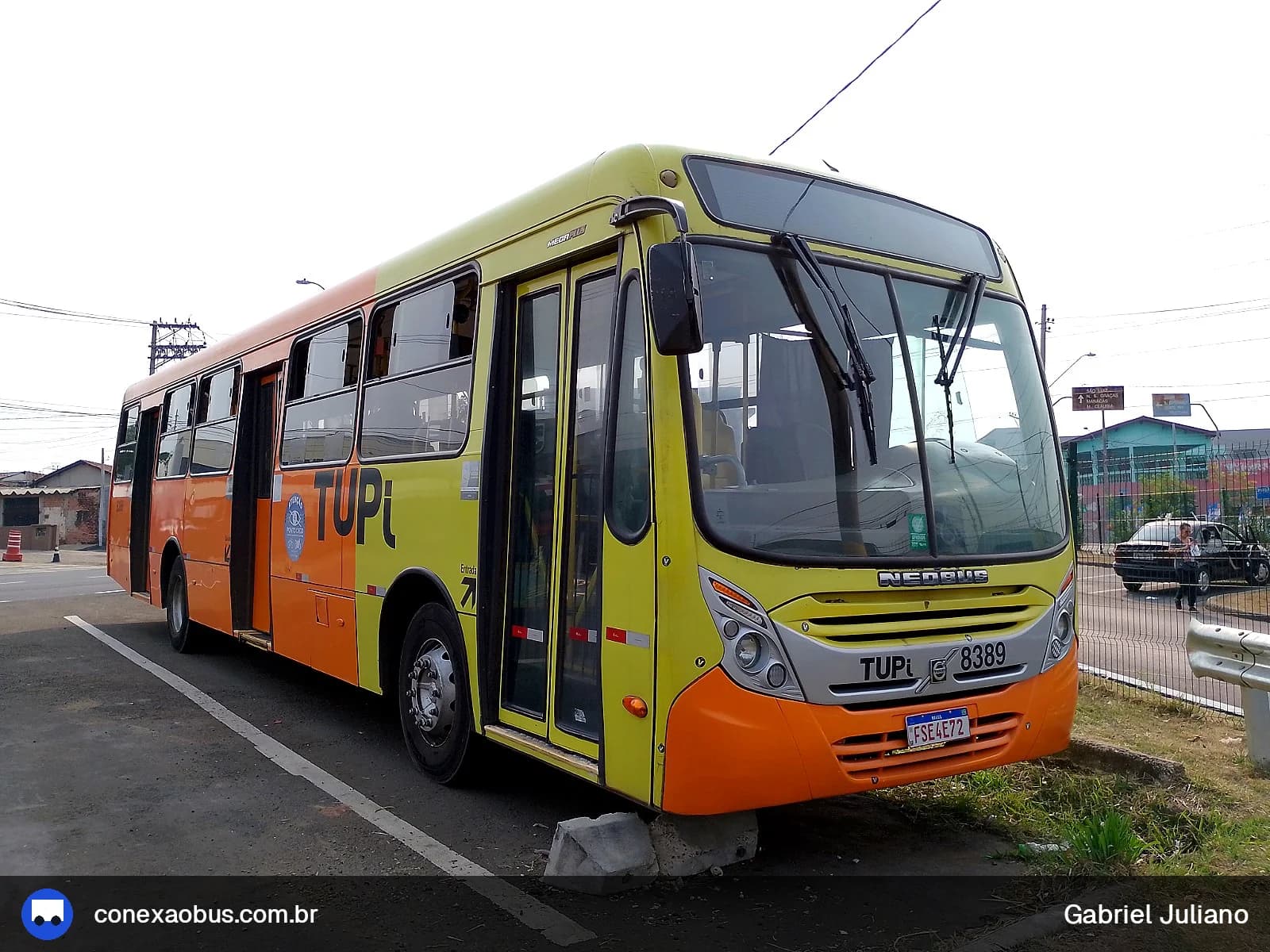 Ônibus Neobus Mega Plus, da TUPi | Transporte Urbano Piracicaba, prefixo 8389, em Piracicaba-SP