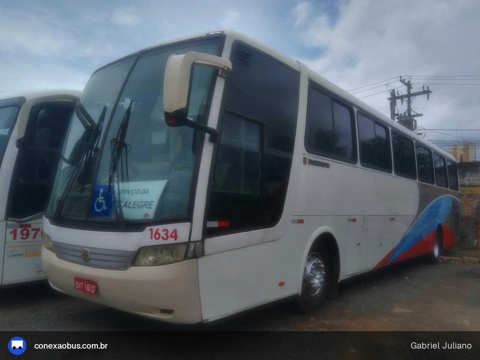 Ônibus Busscar Vissta Buss LO, da Imperial Turismo, prefixo 1634, em Piracicaba-SP