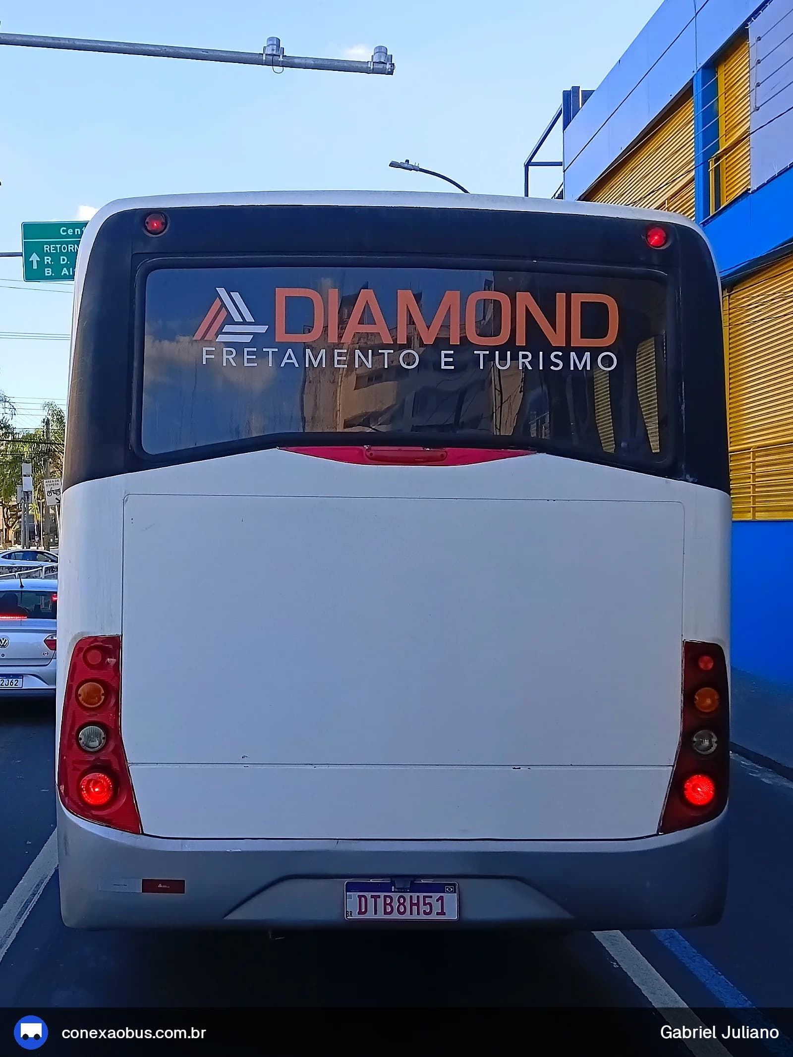 Ônibus Marcopolo IDEALE 770, da DIAMOND Fretamento e Turismo, prefixo 51, em Piracicaba-SP