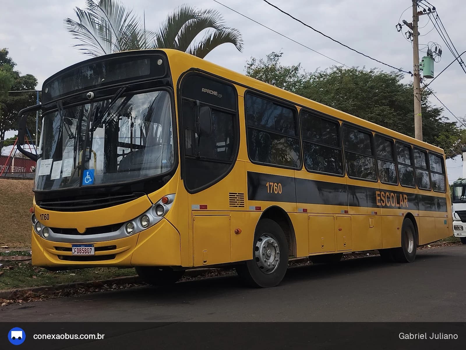 Ônibus CAIO Apache Vip II, da Viação Salire, prefixo 1760, em Piracicaba-SP