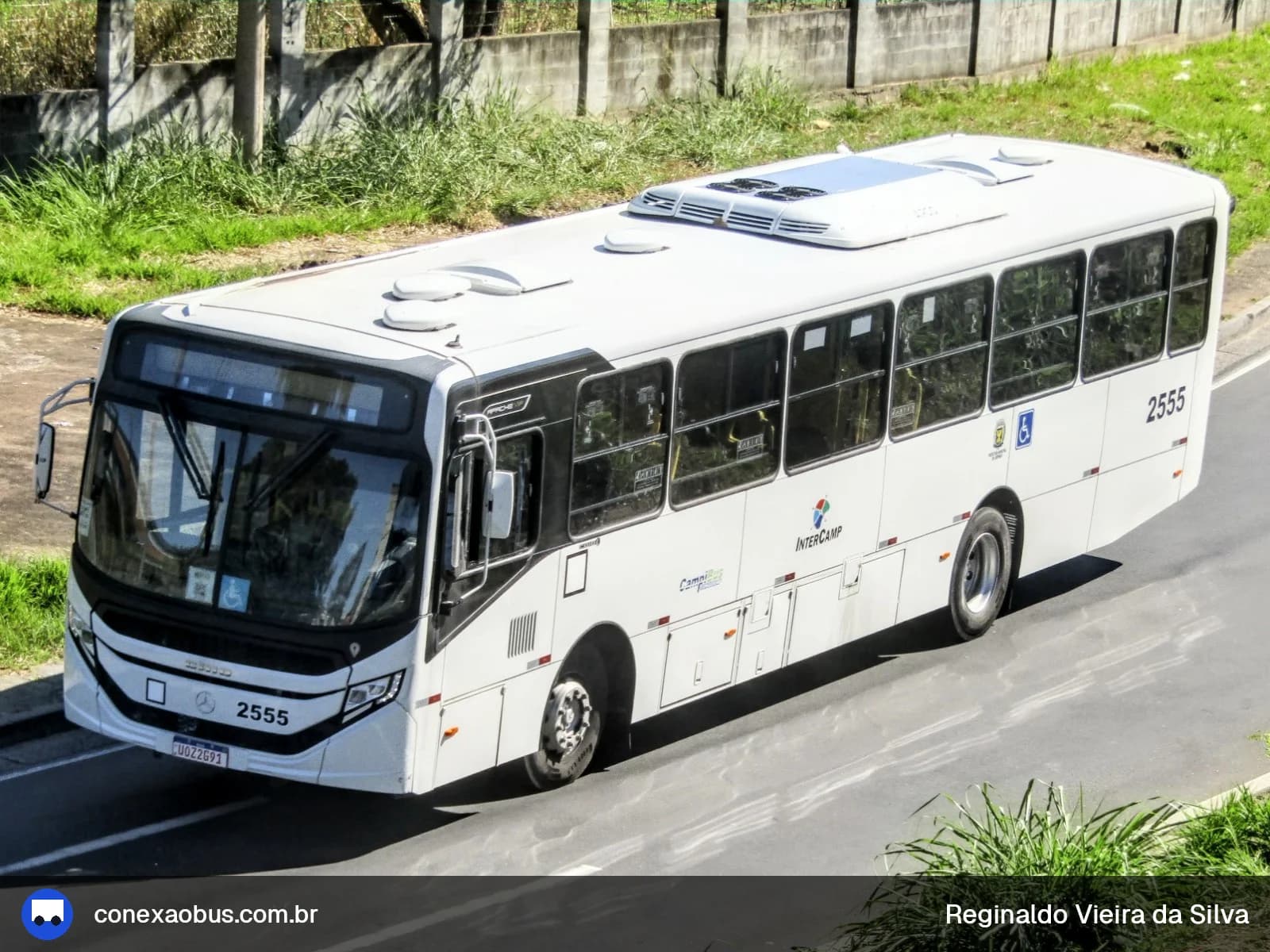 Ônibus CAIO Apache Vip V, da Expresso Campibus, prefixo 2555, em Campinas-SP